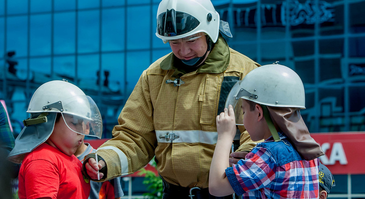 Малыши побывали пожарными, журналистами и даже балеринами | Торговый комплекс "Император"